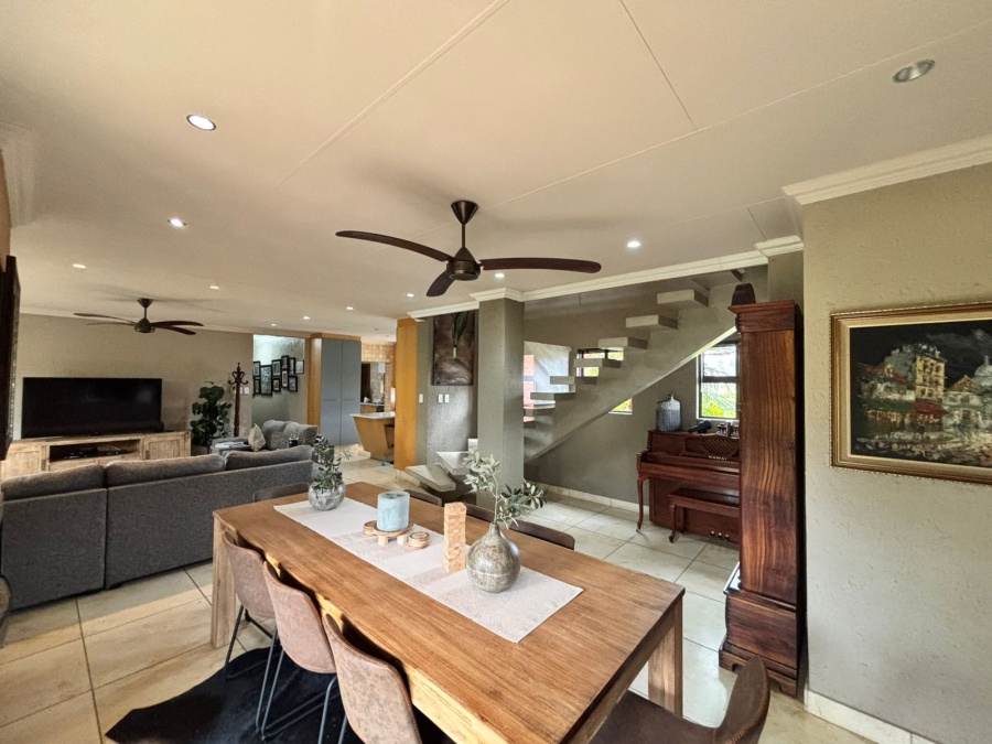 5 Bedroom Property for Sale in Grimbeeck Park North West